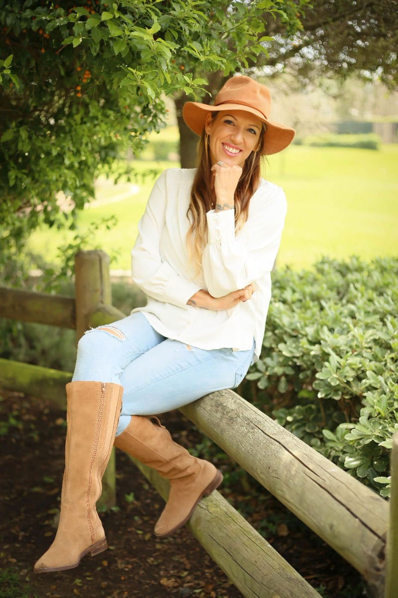 Photo of Elizabeth Armstrong